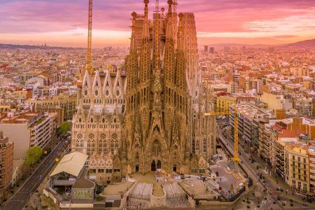 Discover the Magic of Sagrada Familia – A Must-See in Barcelona